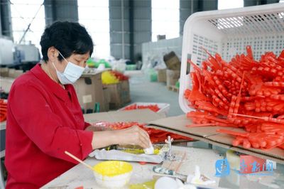 图说|扶贫车间助农增收