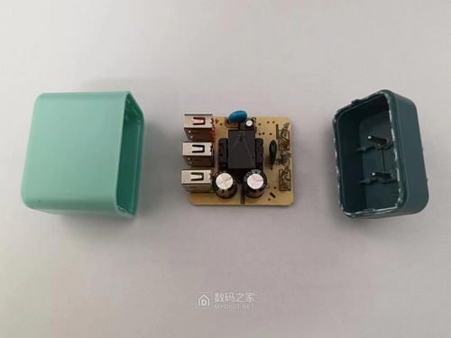 拆一个特价购买的c4 222 深圳市启航通信技术生产的 10w 3usb口充电器